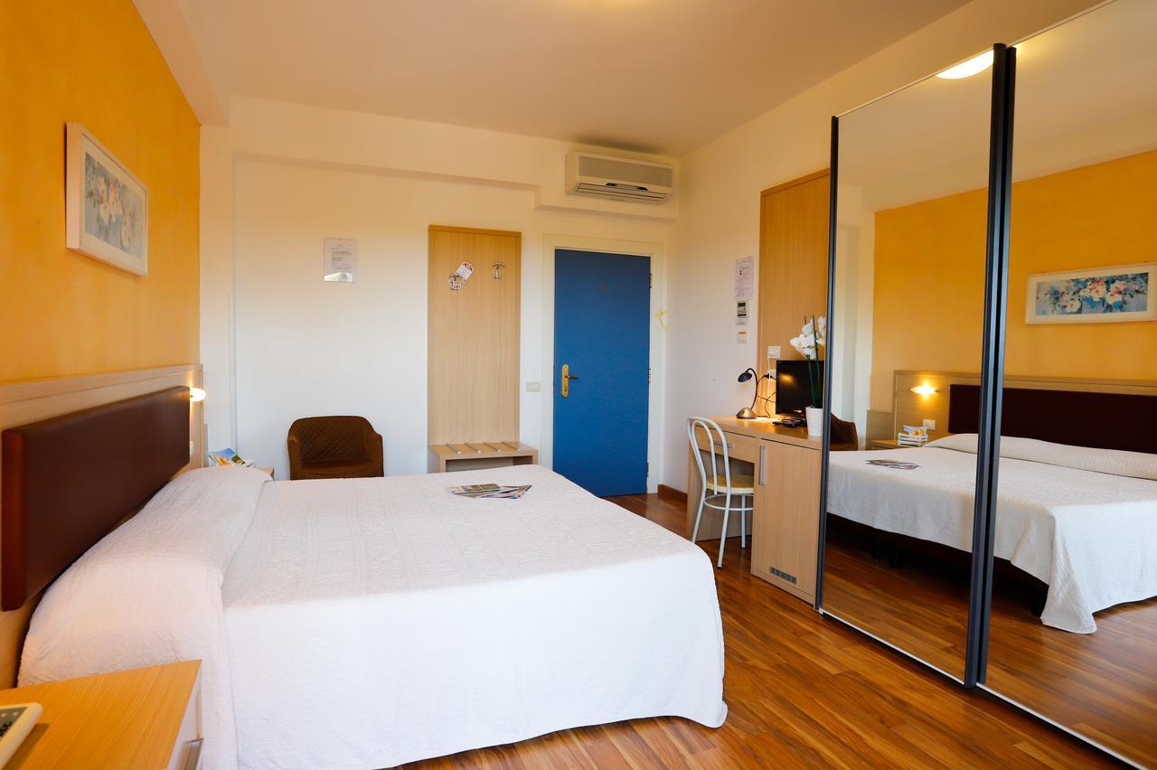 Hotel Grifone Principina a Mare Dış mekan fotoğraf